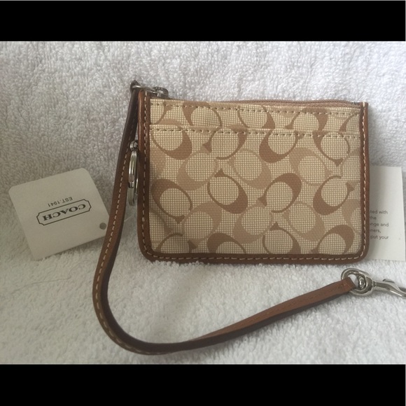 Coach wristlet style card holder / change purse - Picture 2 of 3